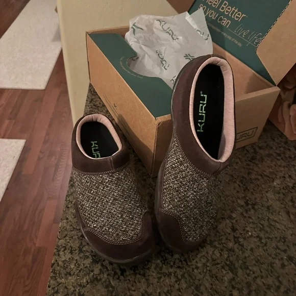 Kuru/Draft 2 men’s 10.5 leather trim shoe slippers - Picture 2 of 11